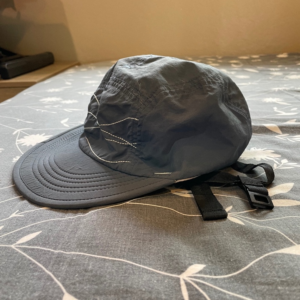 Cute Surf Hat! Crossen brand, blue color